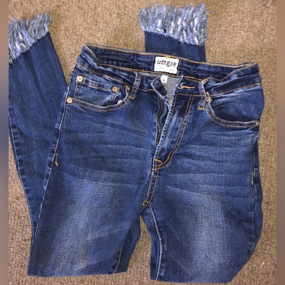 Umgee frayed dark jeans, size 26 waist - Picture 2 of 3